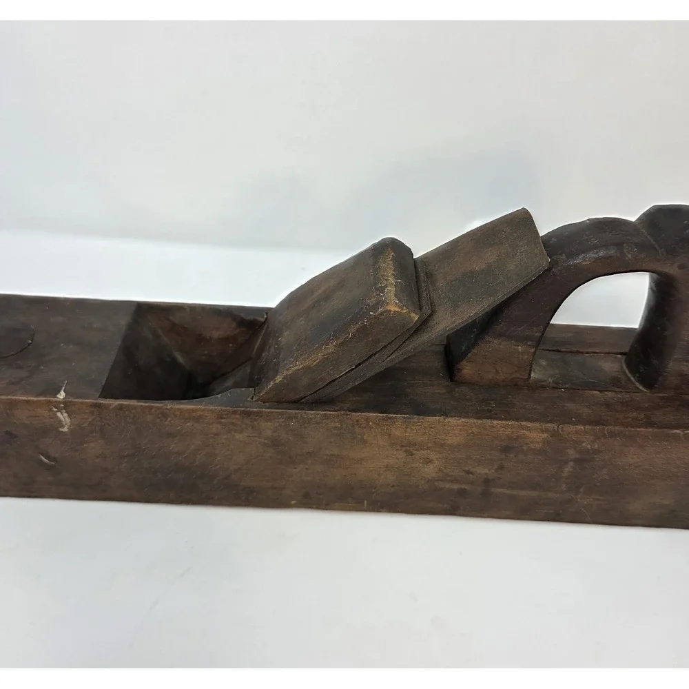The Unbranded Brand antique 19th